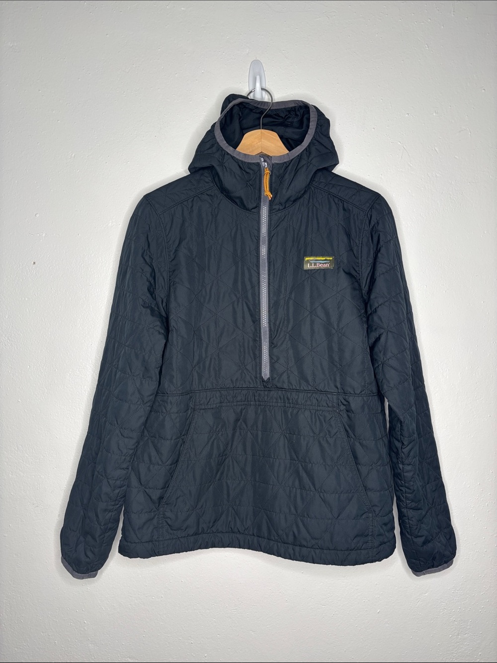 L.L Bean Black Katahdin Insulated Hooded Pullover Jacket Size Small EUC